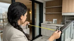 Varanda gourmet: 17 ideias práticas para transformar a sacada sem reforma pesada