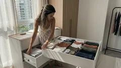 Como dobrar roupas para ganhar espaço na gaveta: 8 dobras que funcionam de verdade